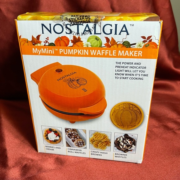 Halloween Pumpkin Mini Waffle Maker - Picture 2 of 2